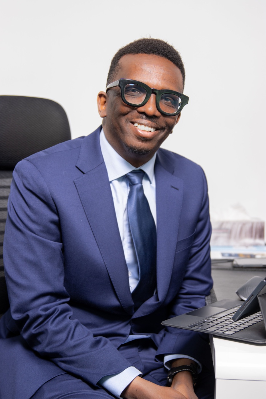 Dr Alex Lapenga